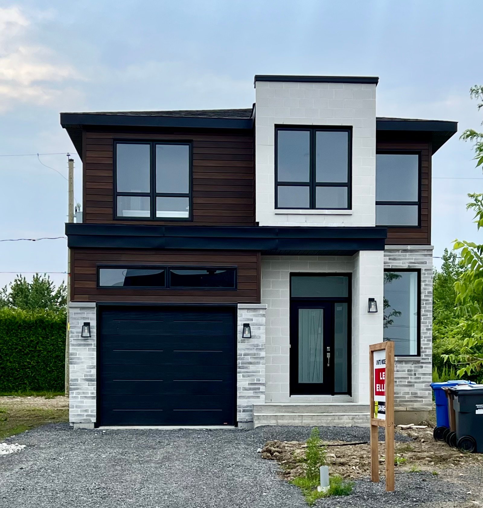 Maison à étages — Av. de la Traversée, Salaberry-de-Valleyfield (Grande-Île)